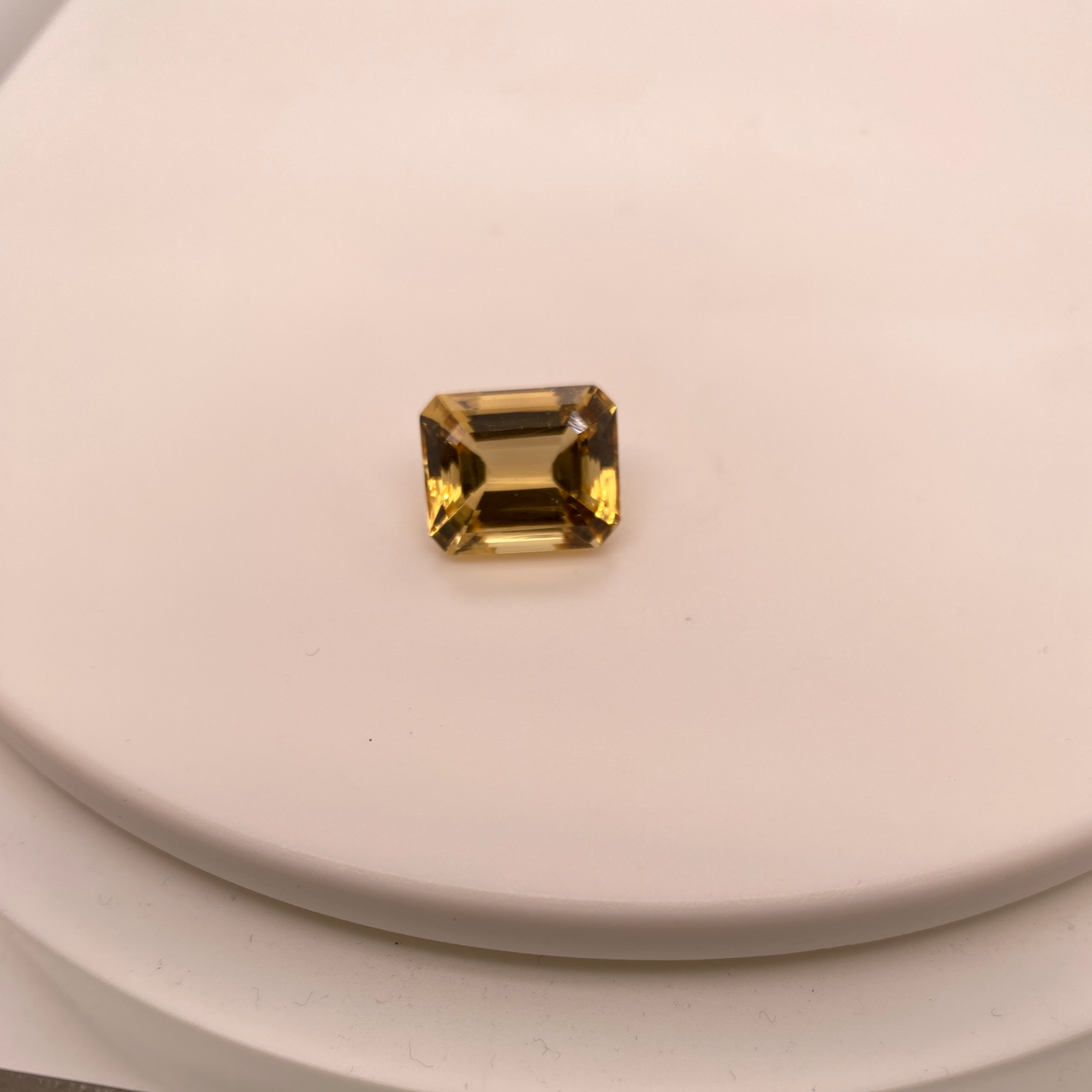Goldberyll Beryll gelb facettiert achteck 