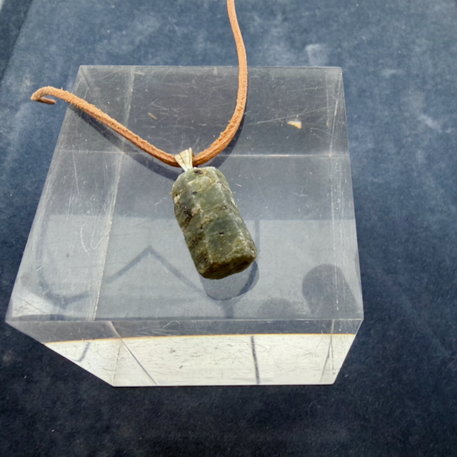 Safir Natur Kristall Anhänger Silber