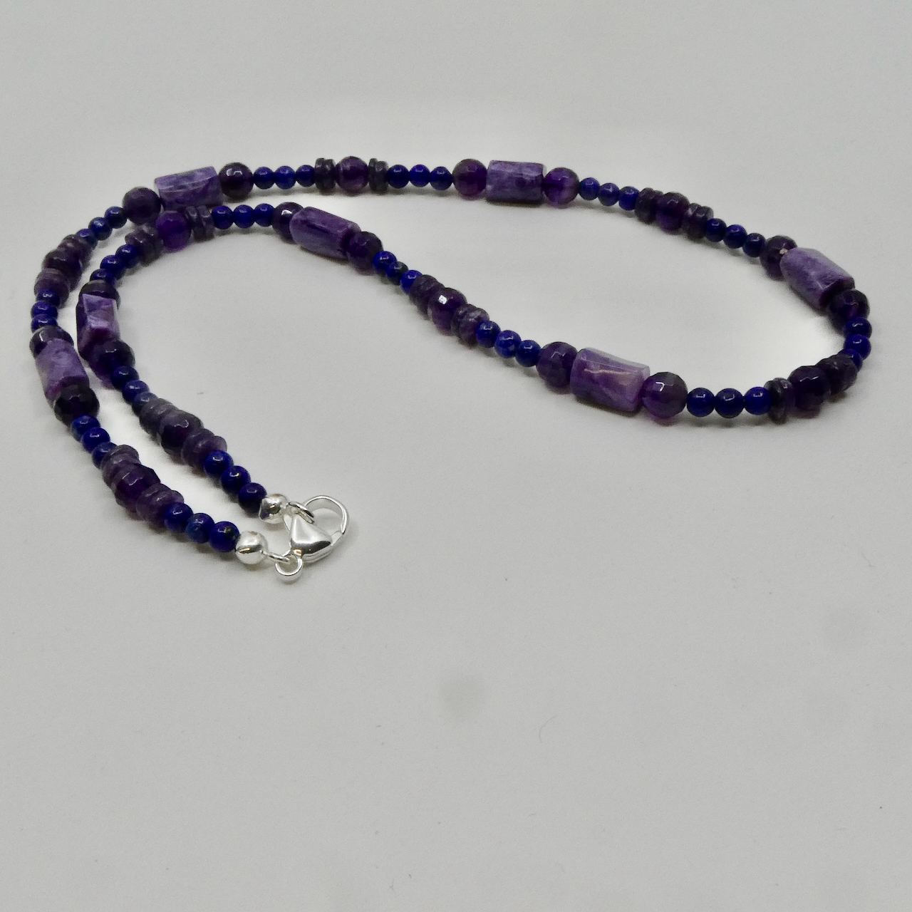 Charoit - Lepidoltih - Amethyst- Lapis- Edelstein Halskette Unikat Design