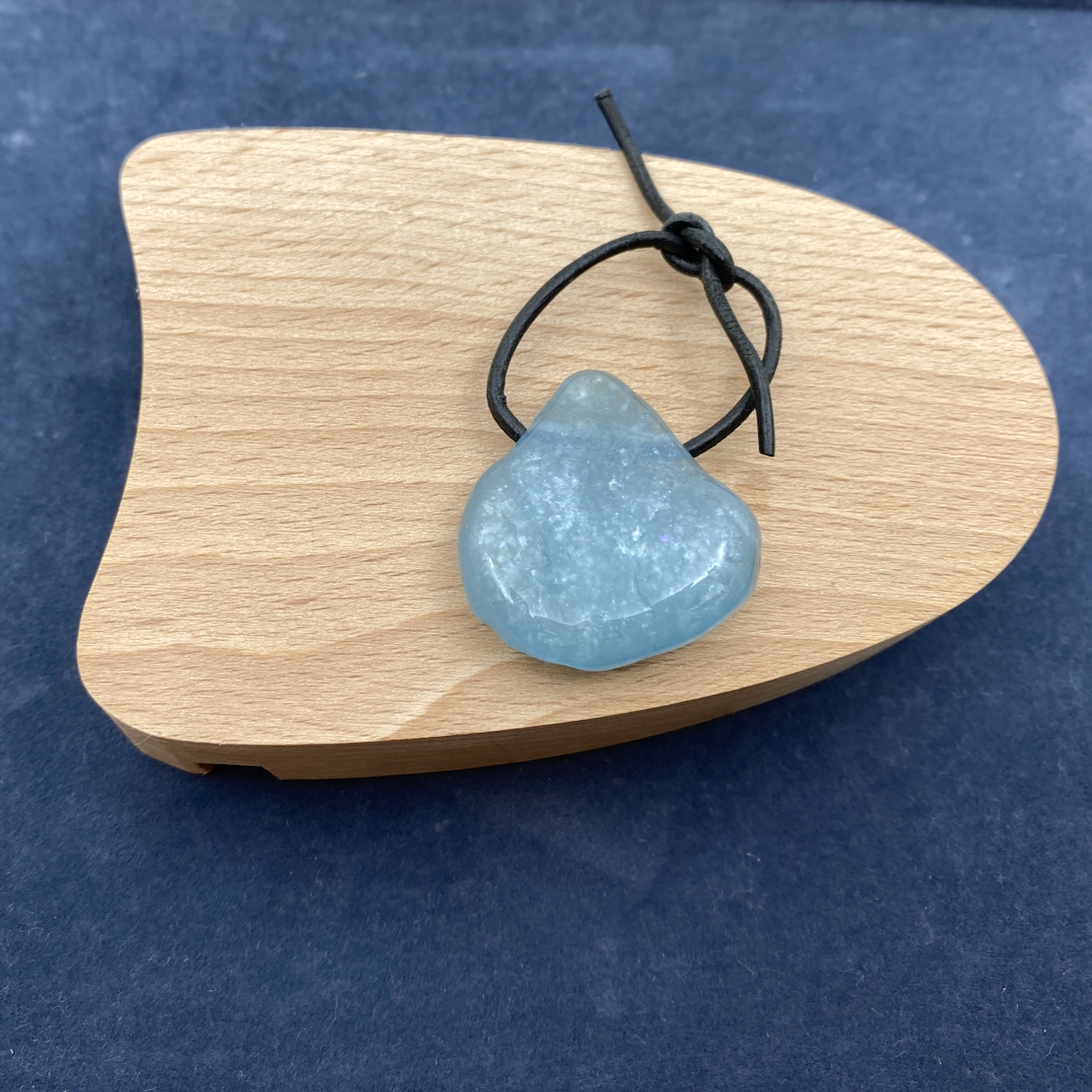 Aquamarin Anhänger Trommelstein gebohrt