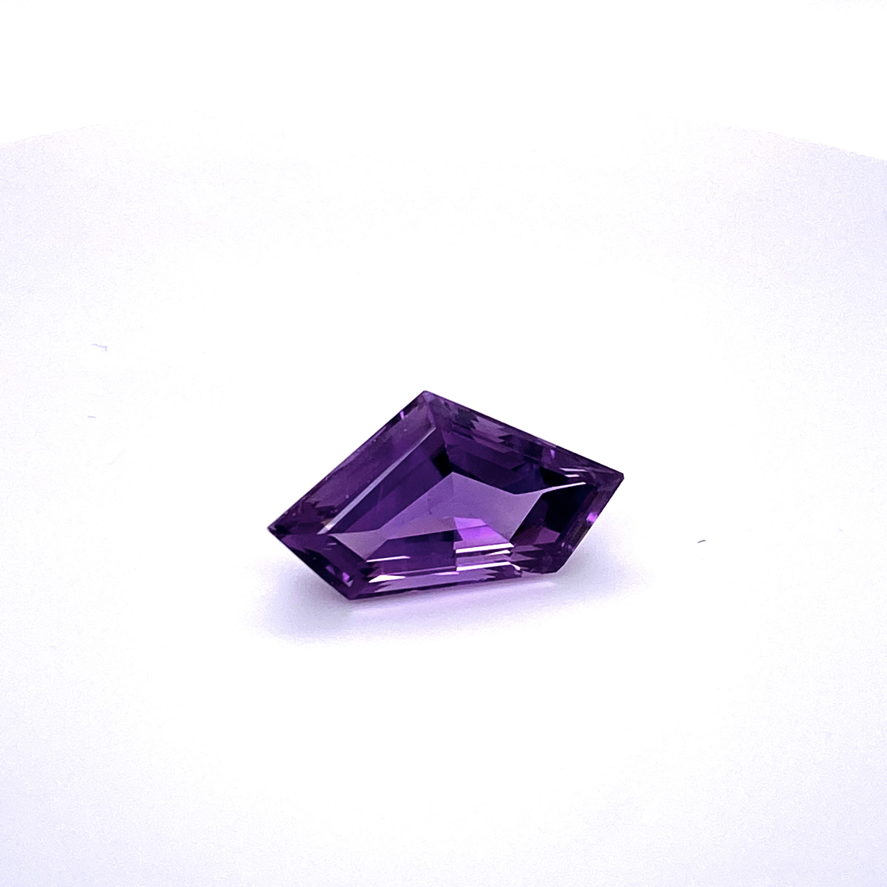 Amethyst facettiert 16,76Karat freeform Amethyst facettiert 16,76Karat freeform