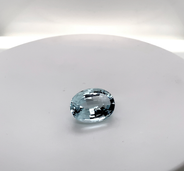 Aquamarin oval facettiert 27 Karat Aquamarin oval facettiert 27 Karat