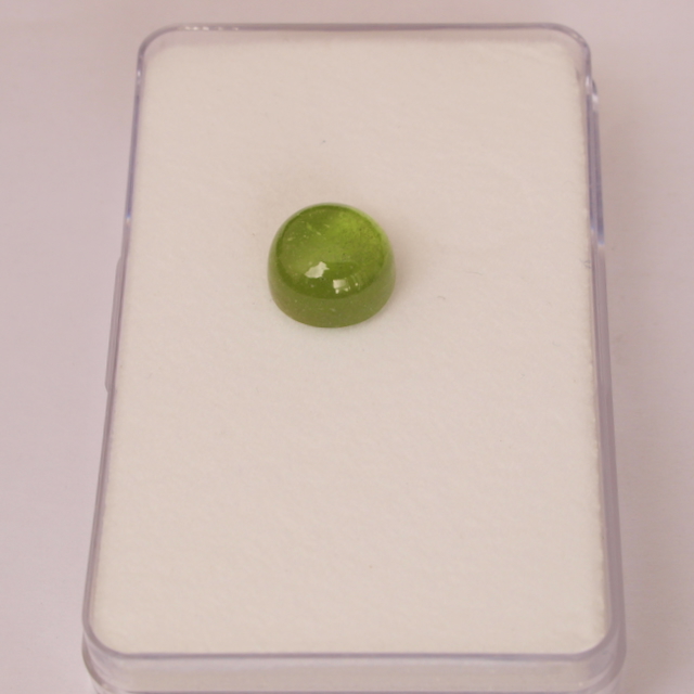 Peridot - Olivin Cabochon rund 9mm Peridot - Olivin Cabochon rund 9mm