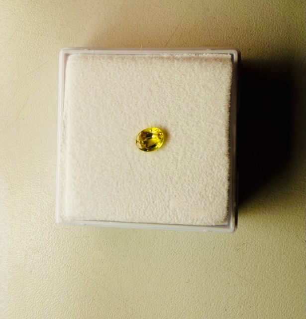 Safir gelb facettiert