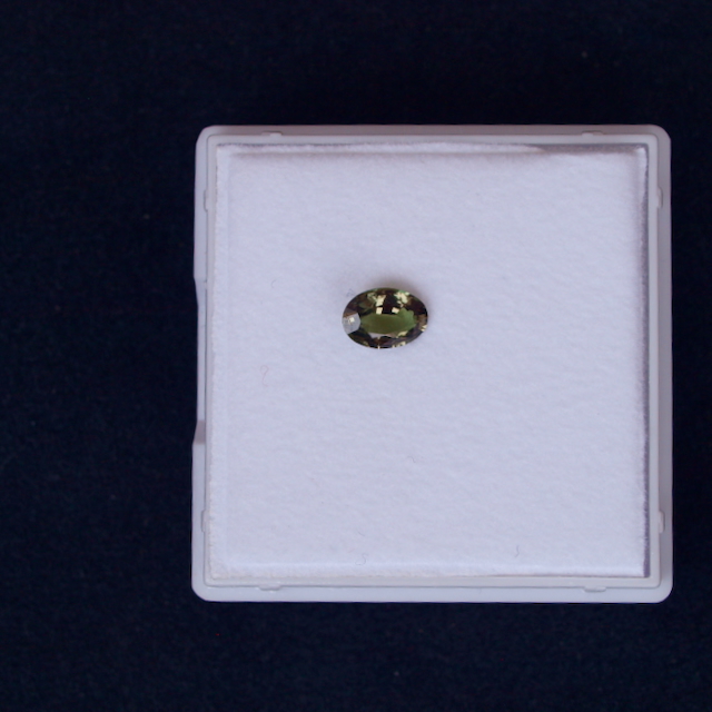 Alexandrit facettiert oval 6,4 x 5,7mm