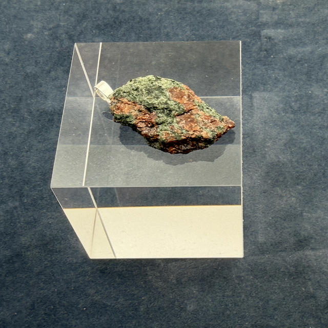 Eklogit Naturstein Anhänger