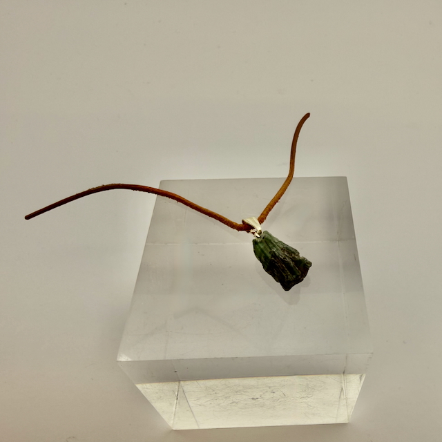 Turmalin grün Natur Kristall Anhänger Silber