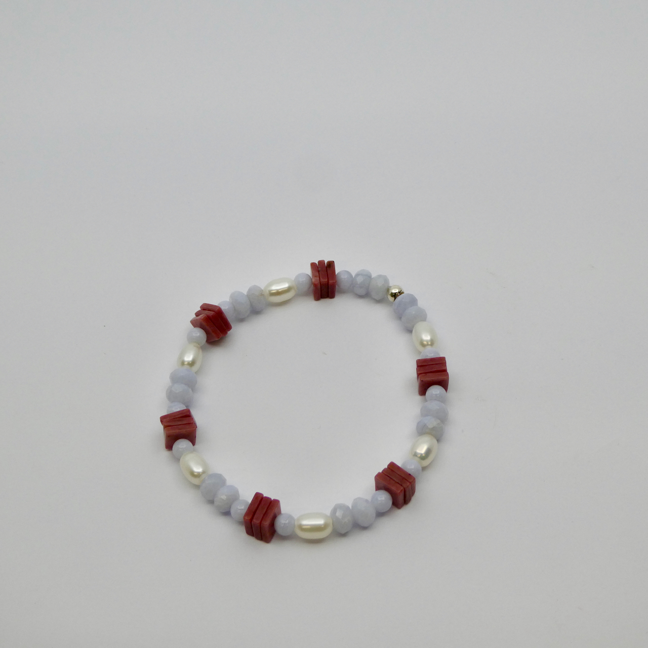 Chalceon blau weiß- Rhodonit - Perlen Armband Unikat