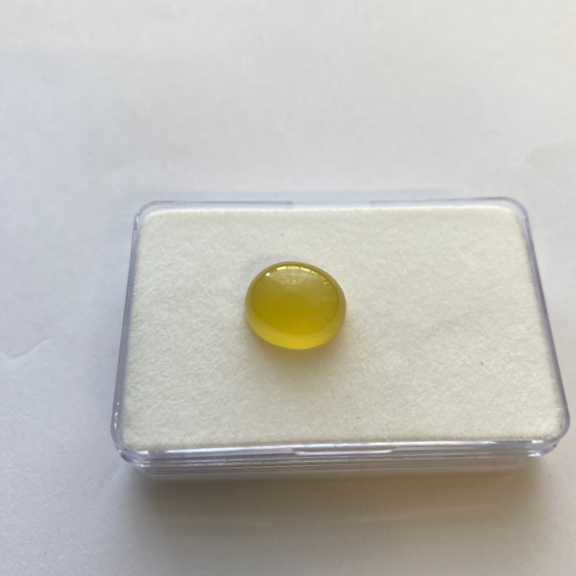 Goldberyll - Beryll gelb Cabochon 13x11mm oval Goldberyll - Beryll gelb Cabochon 13x11mm oval