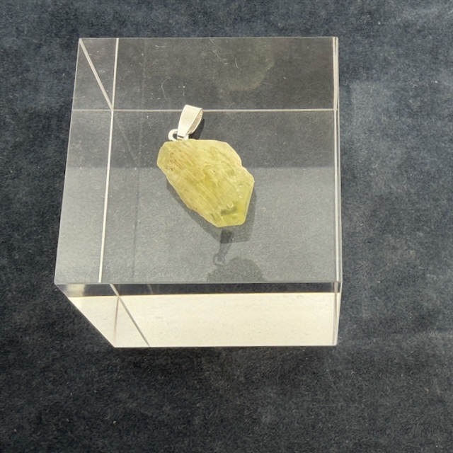 Brasilianit Natur Kristall Anhänger