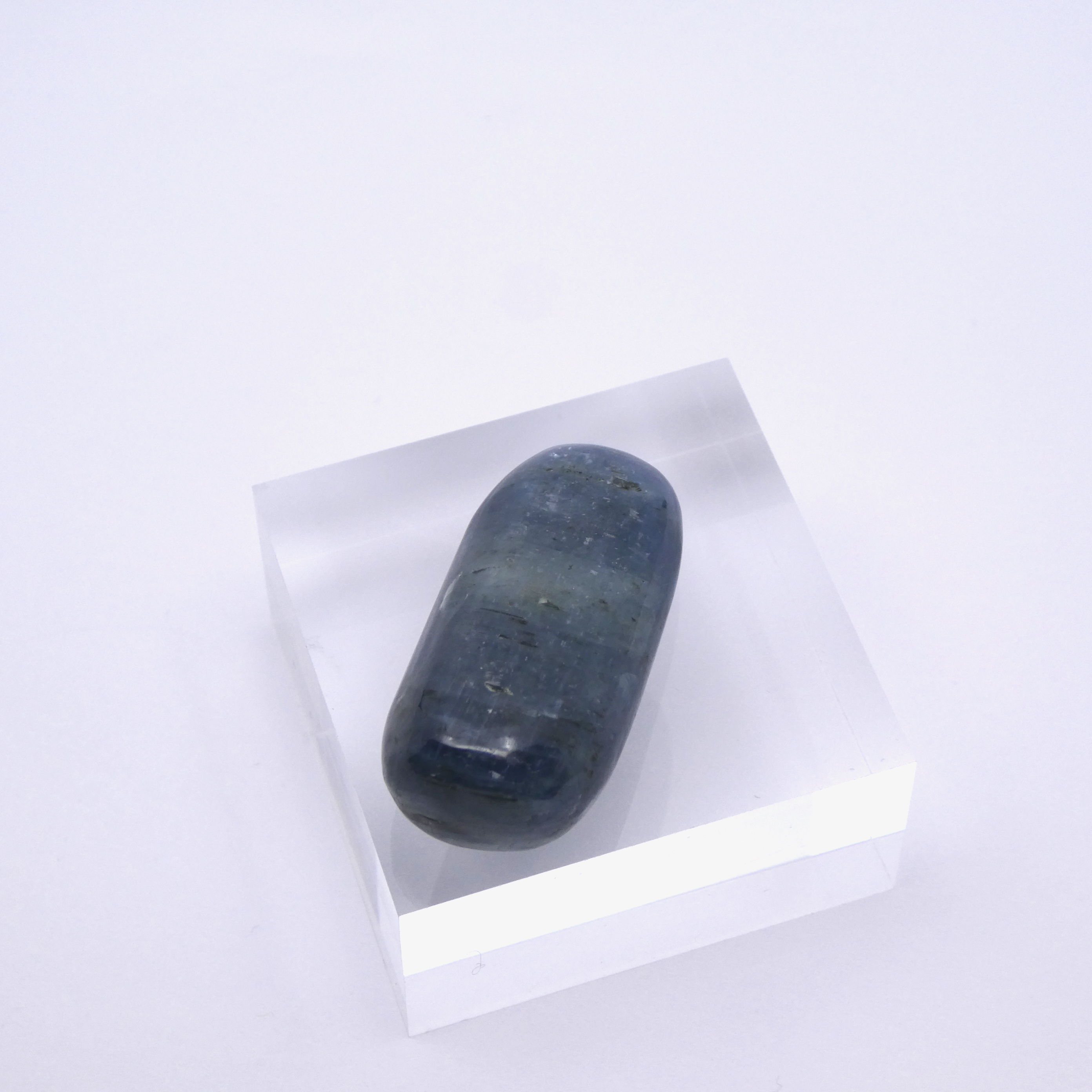 Disthen Cyanit Trommelstein Handschmeichler