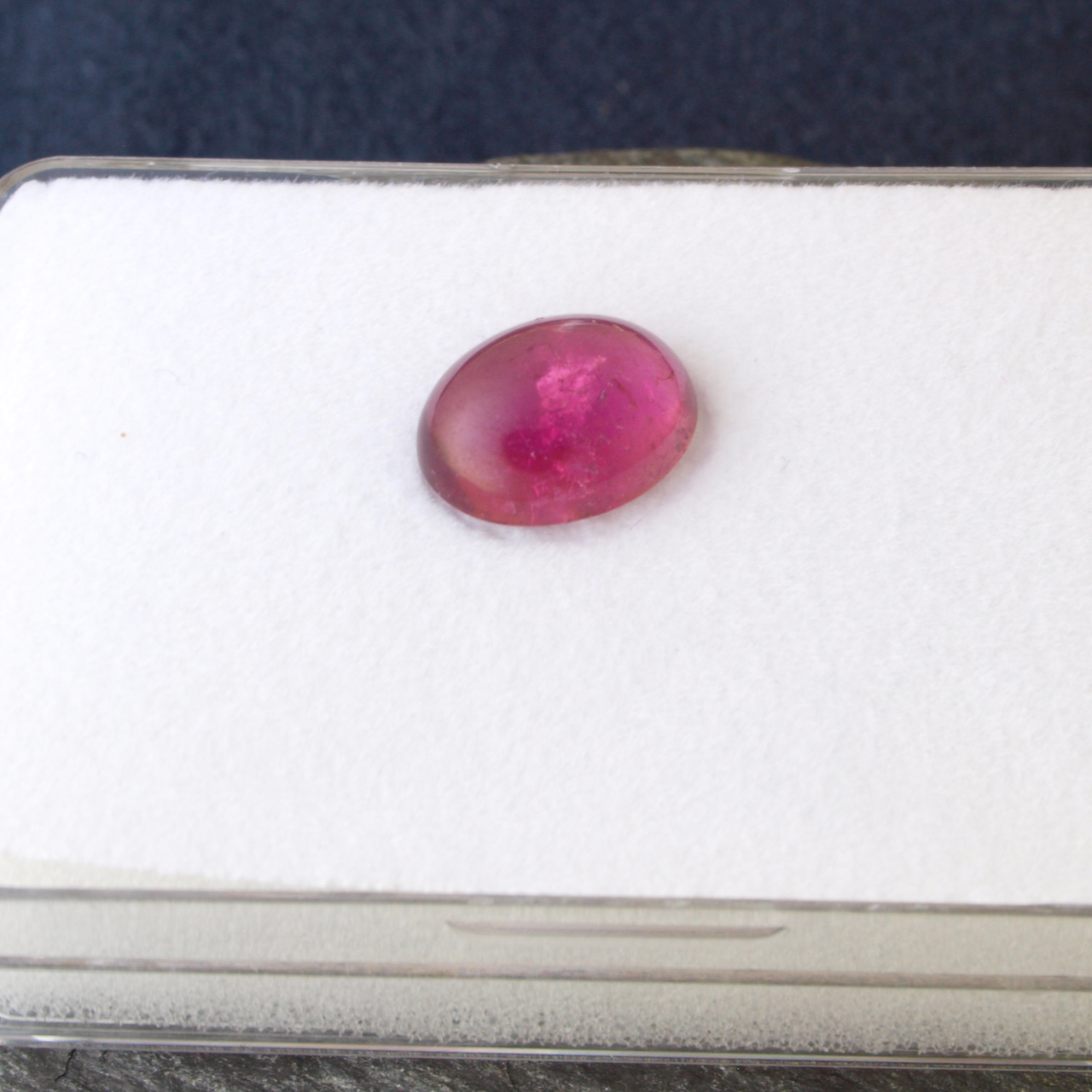 Turmalin rot - Rubelith Cabochon ca 11 x9mm 