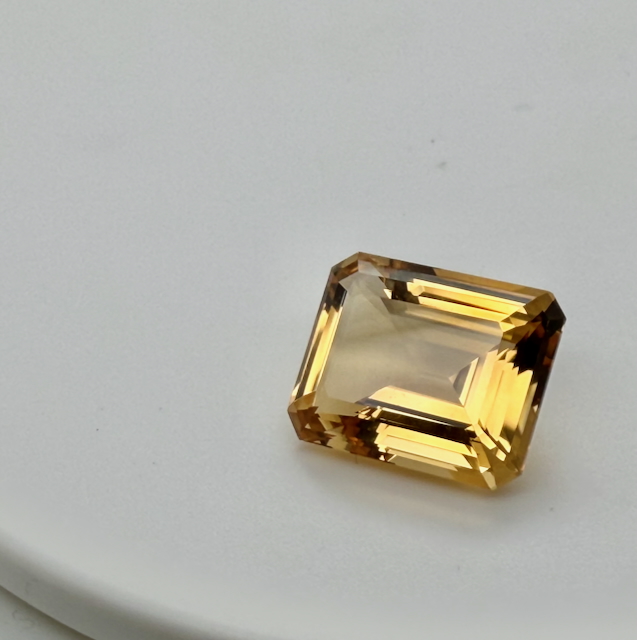 Citrin facettiert 25 Karat achteck - octagon