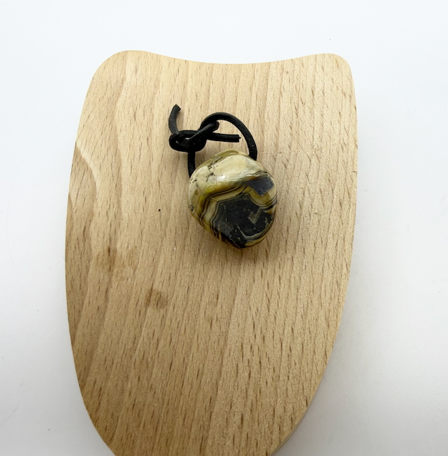 Schalenblende Anhänger Trommelstein gebohrt