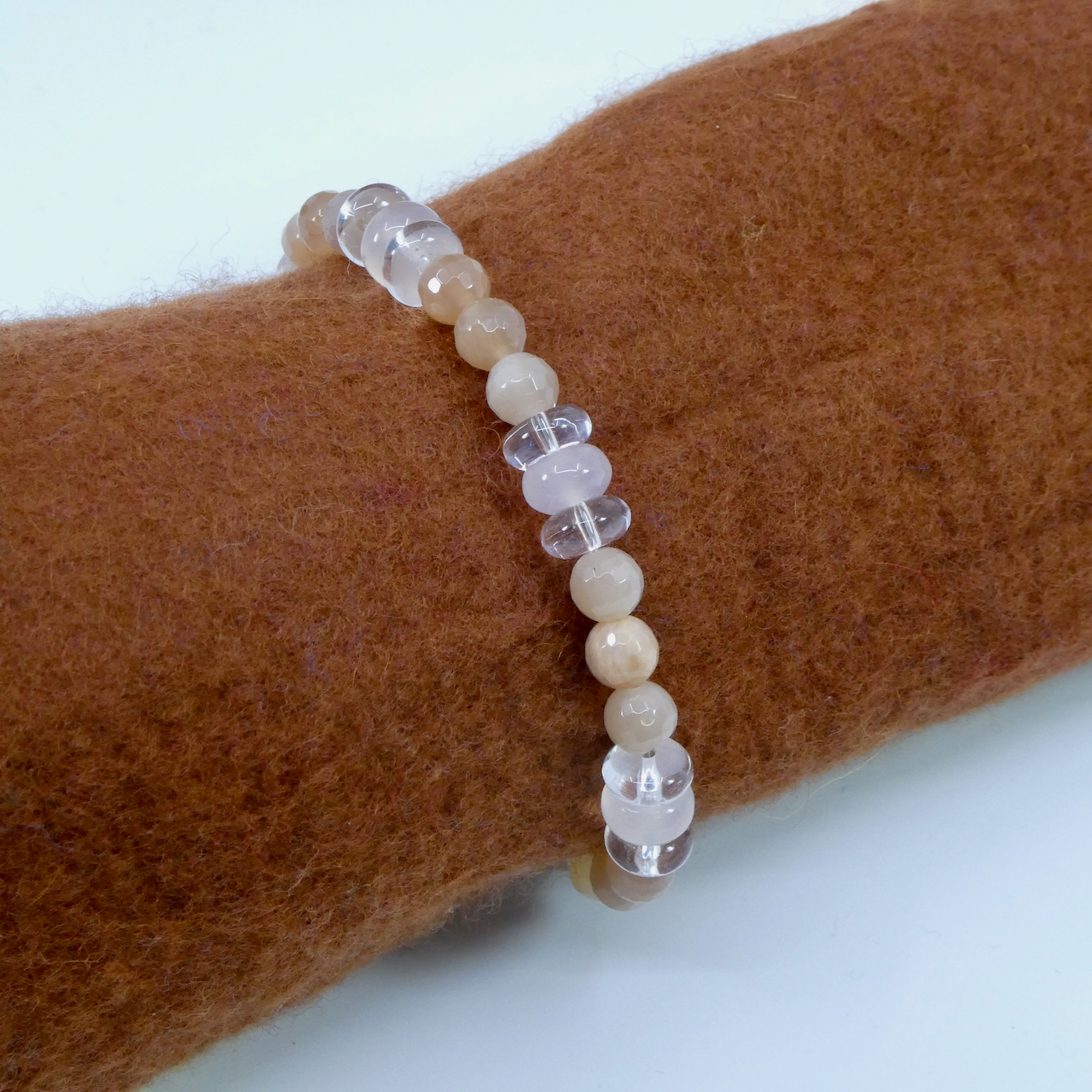 Mondstein - Chalcedon rosa - Bergkristall Armband Unikat