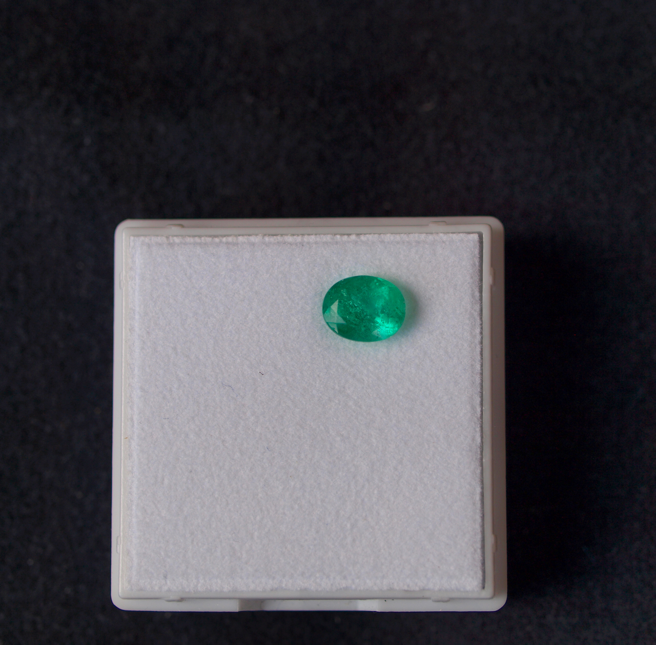 Smaragd facettiert oval 1,39Karat