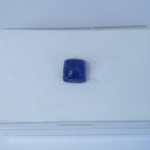 Tansanit Cabochon 7,9mm cushion Tansanit Cabochon 7,9mm cushion