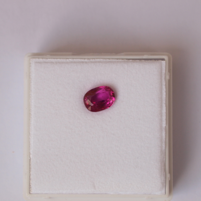 Rubin rot natur facettiert 2,15Karat