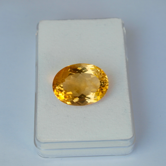 Citrin facettiert oval 20x15mm