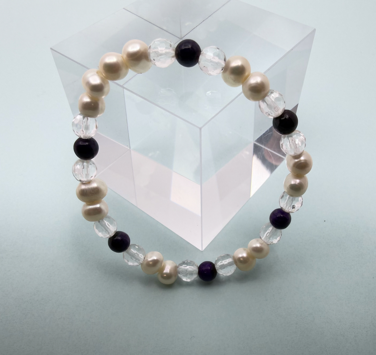 Perlen - Sugilith - Bergkristall Design Armband