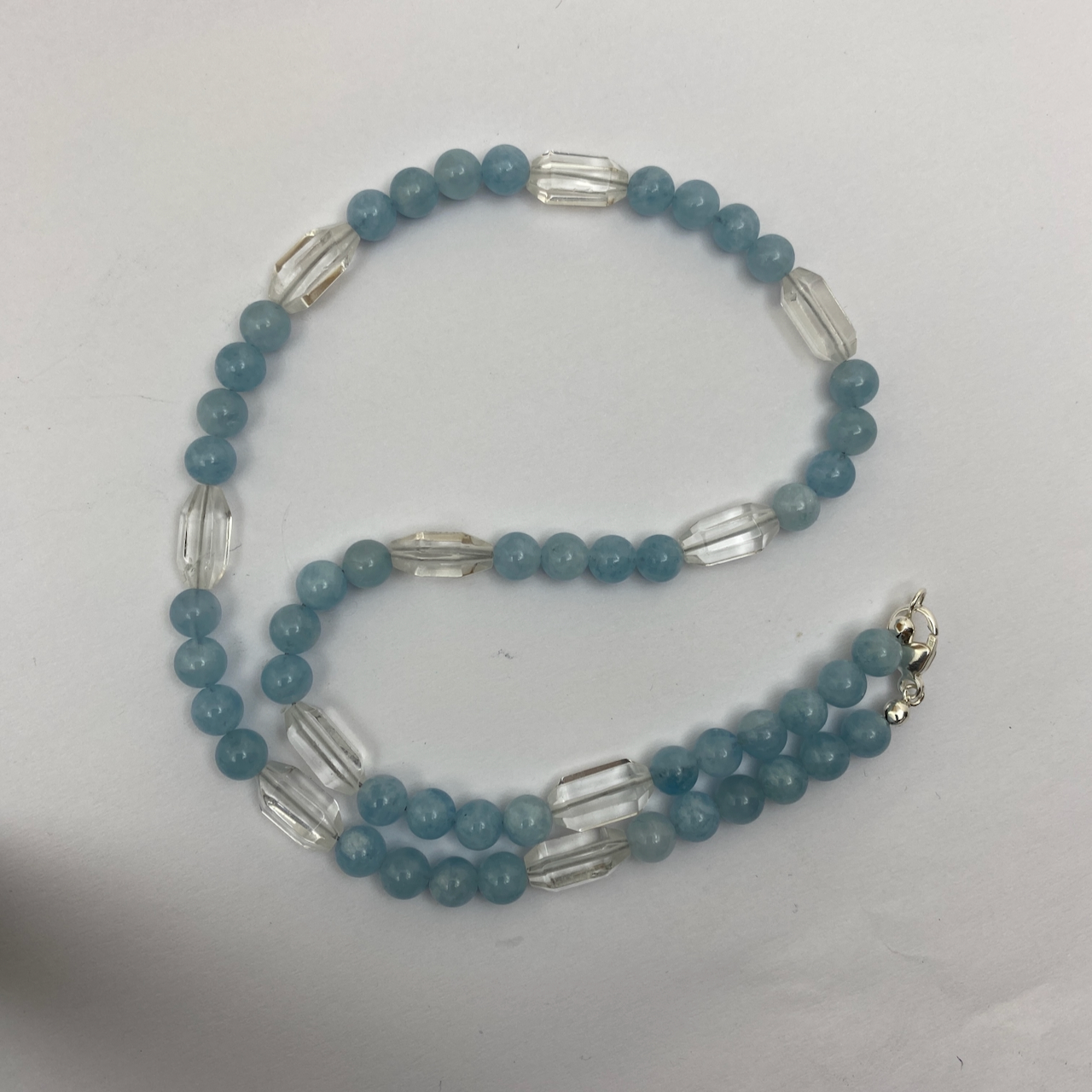 Aquamarin Bergkristall Design Edelstein-Collierkette Aquamarin Bergkristall Design Edelstein-Collierkette