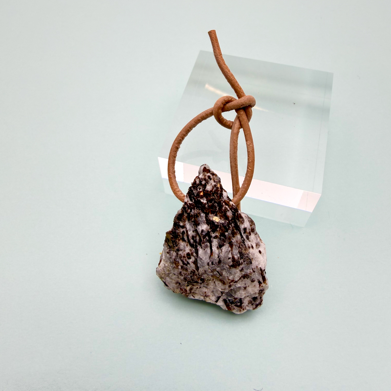 Astrophyllit Anhänger Naturstein gebohrt