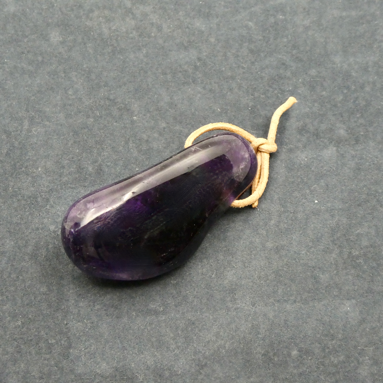 Amethyst Anhänger Trommelstein gebohrt Amethyst Anhänger Trommelstein gebohrt