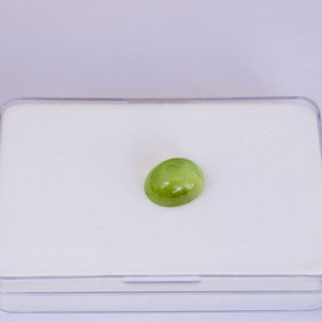 Peridot Olivin Cabochon oval 10x8mm