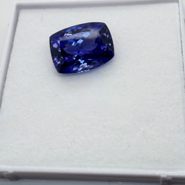 Tansanit facettiert 5,4 Karat