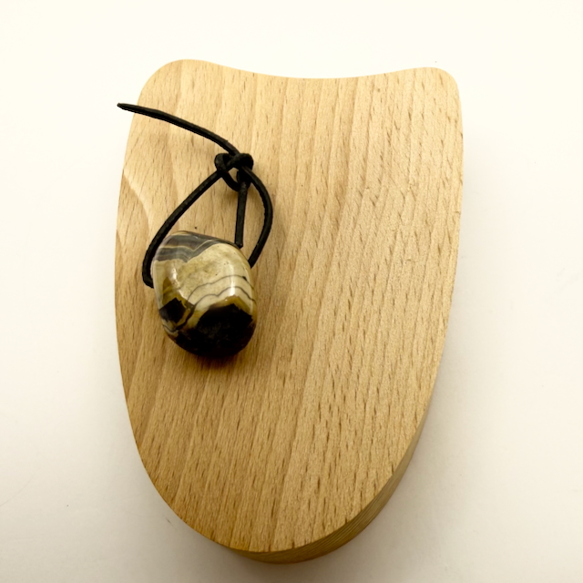 Schalenblende Anhänger Trommelstein gebohrt